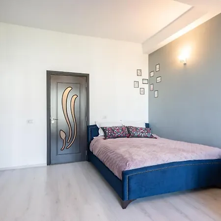 Skyline Nest - M&n Apartment Bukarest